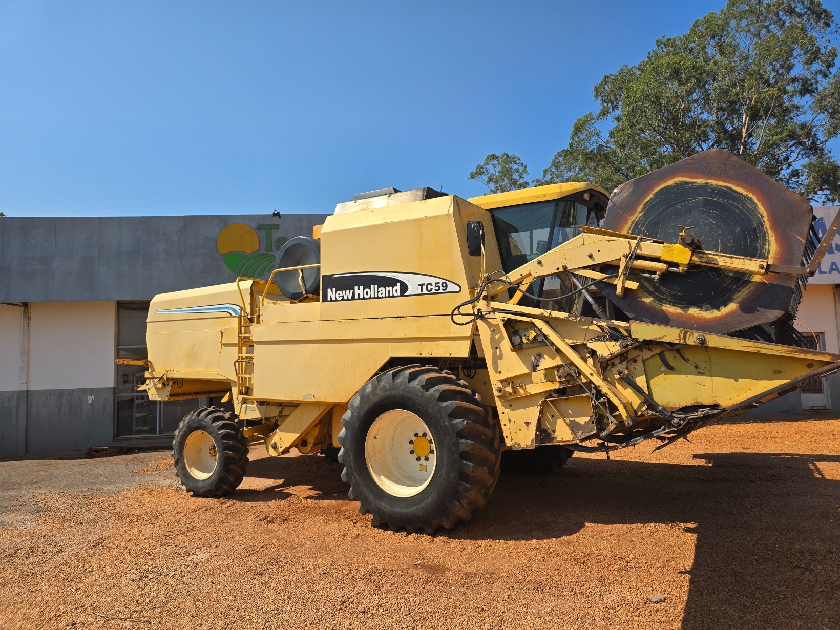new-holland-tc-59.jpg
