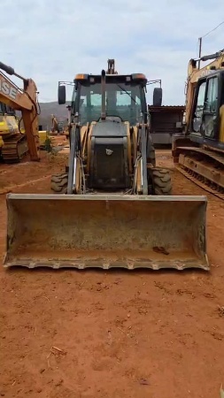 Retroescavadeira Case 580N S2 ano 2019