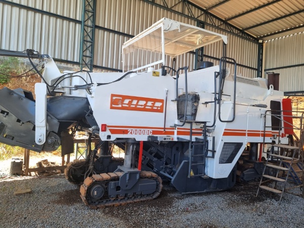 Fresadora Wirtgen 200DC ano 2000