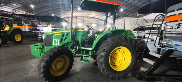 Trator John Deere 5060E ano 2022