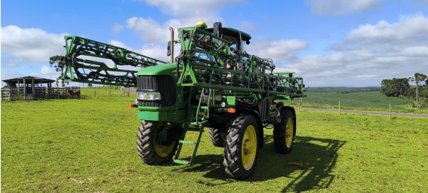 Pulverizador Autopropelido John Deere 4630 ano 2013