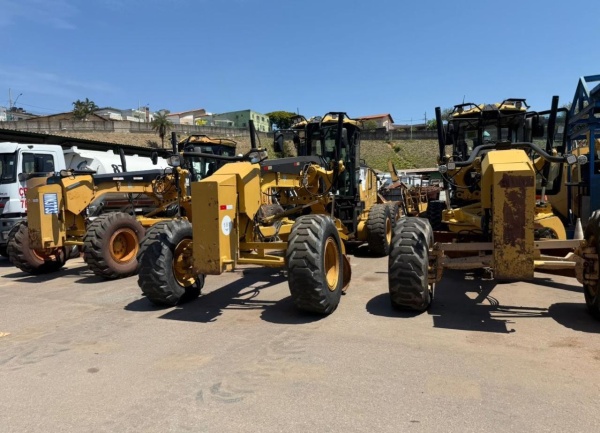 Motoniveladora Caterpillar 140M ano 2012