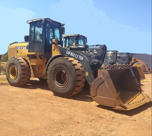 Pá Carregadeira John Deere 644K ano 2015