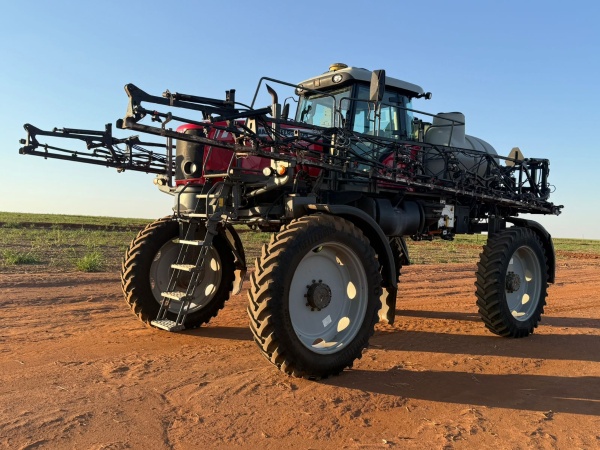 Pulverizador Autopropelido Massey Ferguson MF 9030 ano 2016