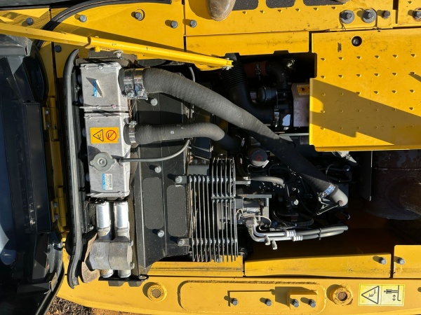 Escavadeira Komatsu PC130 ano 2020