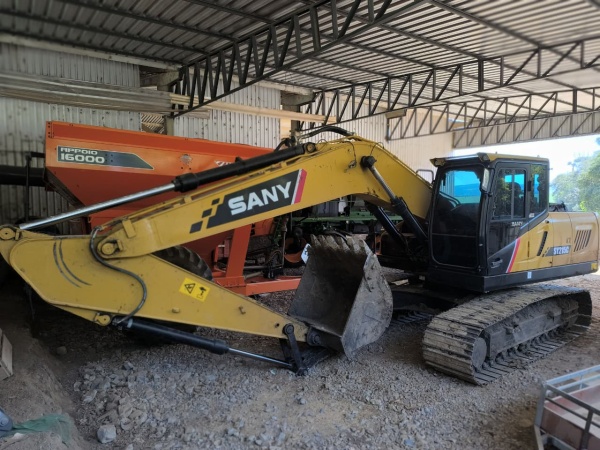 Escavadeira SANY SY215C ano 2024