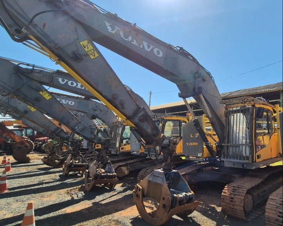 Escavadeira Volvo EC240B ano 2019 - EC240B - Máquinas de Linha Amarela
