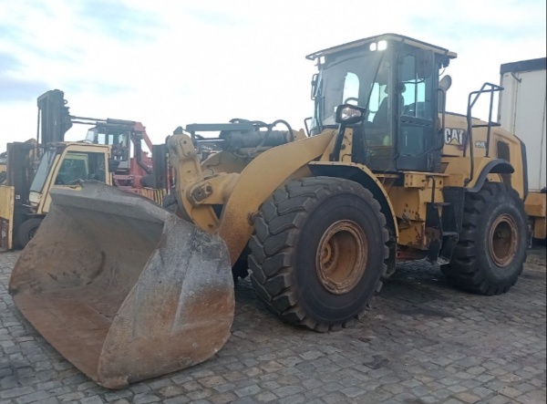 Pá Carregadeira Caterpillar 950L ano 2021