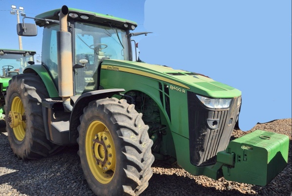 Trator John Deere 8400R ano 2020