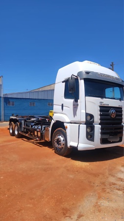 Caminhão Volkswagen Constellation 26.390 ano 2013