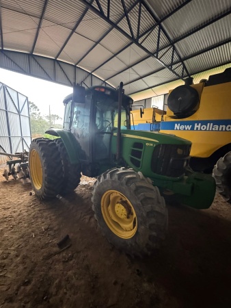 Trator John Deere 6125 J ano 2016