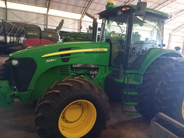 Trator John Deere 7230 J ano 2018