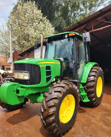 Trator John Deere 6125J ano 2020
