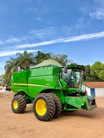 Colheitadeira John Deere S550 ano 2017