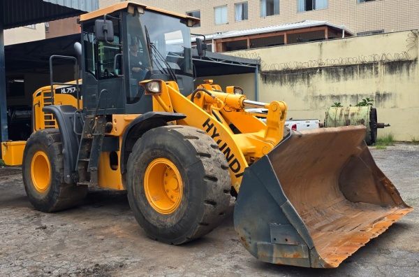 Pá Carregadeira Hyundai HL757-9 Prime ano 2020