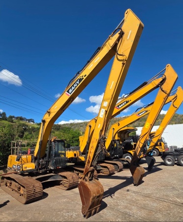 Escavadeira SANY SY215 C-9 ano 2023