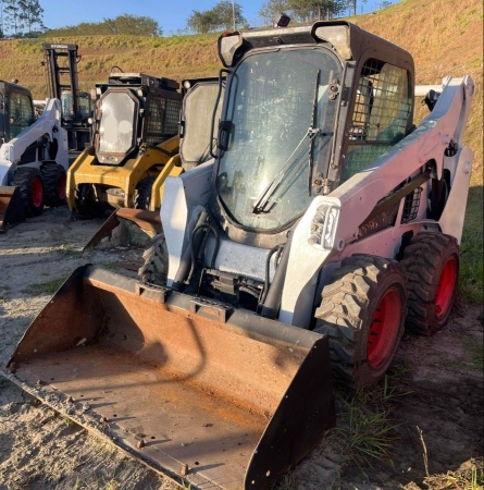 Mini Carregadeira Bobcat S570 ano 2021