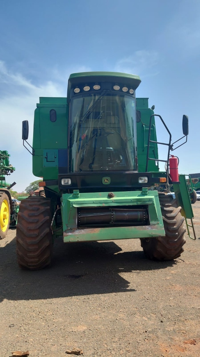 Colheitadeira John Deere 1175 ano 2011