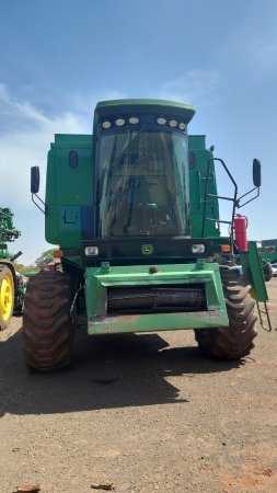 Colheitadeira John Deere 1175 ano 2011