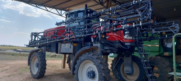 Pulverizador Autopropelido Massey Ferguson MF 8225 ano 2021