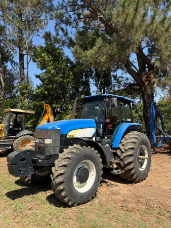 Trator New Holland TM 7020 ano 2013