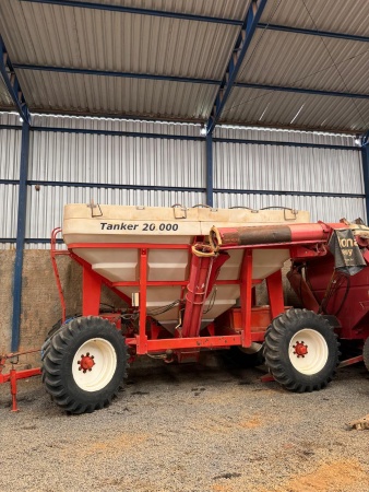 Carreta Graneleira Jan Tanker 20000 ano 2013
