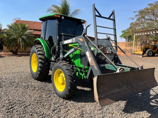 Trator John Deere 5080E ano 2022