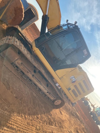Escavadeira Caterpillar 320 ano 2023