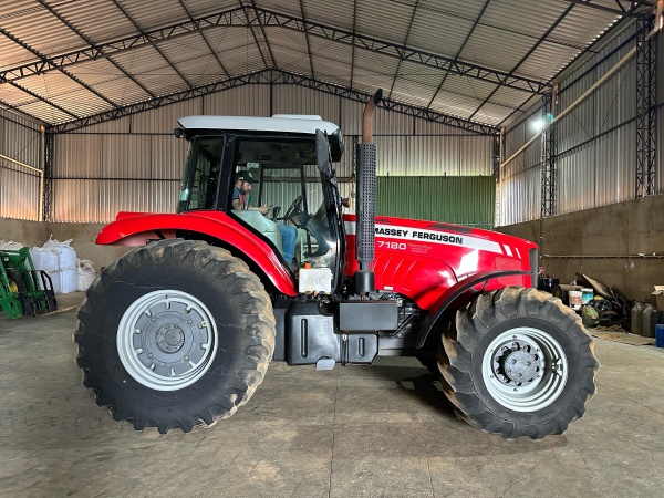 Trator Massey Ferguson MF 7180 ano 2012