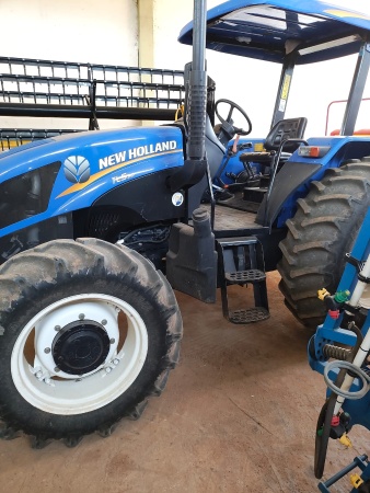 Trator New Holland TL 5.80 ano 2020