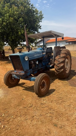 Trator Ford 6600 ano 1983