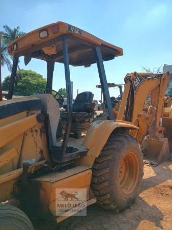 Retroescavadeira Caterpillar 416C ano 1999
