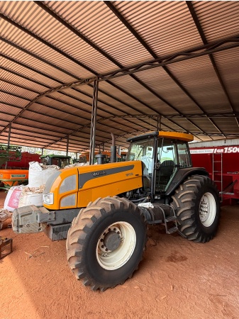 Trator Valtra BH 165 ano 2011