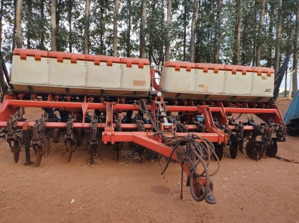 Plantadeira Jumil JM 7090 EX GUERRA ano 2003