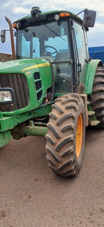 Trator John Deere 6115J ano 2022