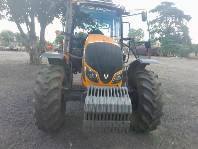 Trator Valtra A124 ano 2023
