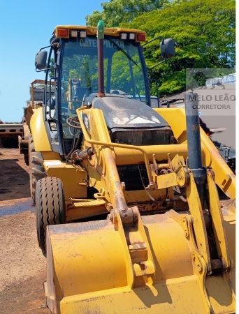 Retroescavadeira Caterpillar 416 E ano 2008