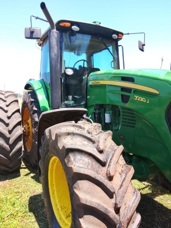 Trator John Deere 7230 J ano 2022