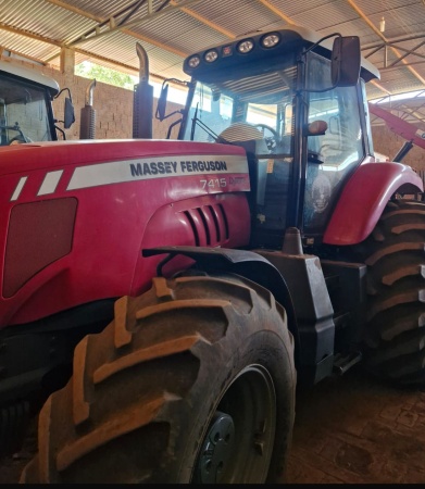 Trator Massey Ferguson 7415 ano 2016