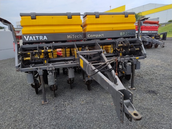 Plantadeira Valtra BP704L ano 2010