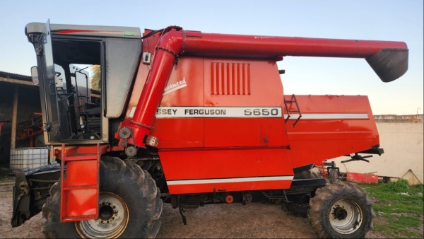 Colheitadeira Massey Ferguson 5650 ano 2004