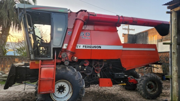 Colheitadeira Massey Ferguson MF 5650 ano 2000