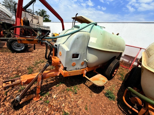 Pulverizador Jacto Arbus 2000 ano 2011