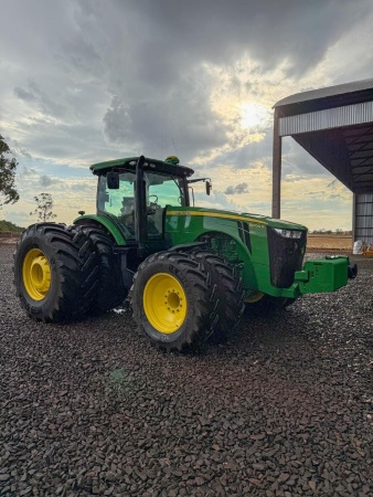 Trator John Deere 8400R ano 2024
