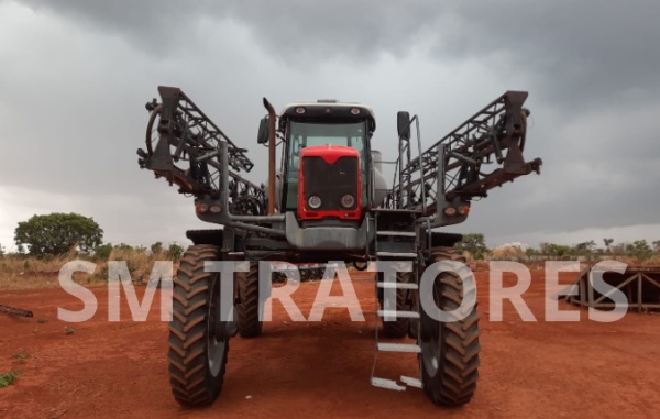 Pulverizador Autopropelido Massey Ferguson MF 9030 ano 2014