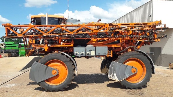 Pulverizador Autopropelido Jacto Uniport 3030 ano 2015