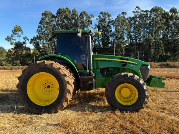Trator John Deere 7195J ano 2012