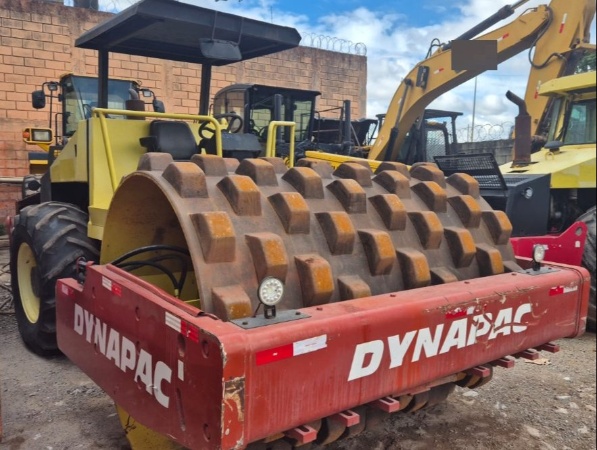 Rolo Compactador Dynapac CA250 ano 2009