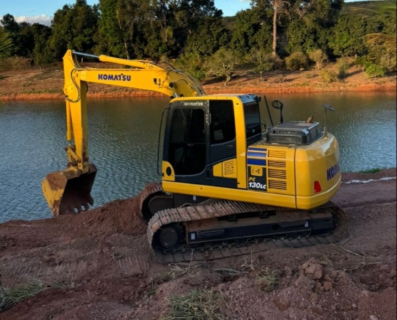 Escavadeira Komatsu PC130 ano 2022