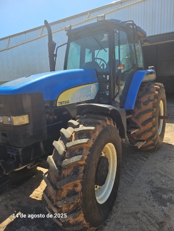 Trator New Holland TM 7040 ano 2013
